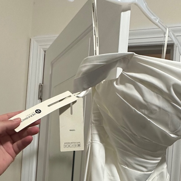 White Shoulder Strap Wedding Dress (BRAND NEW tags still on) - Picture 3 of 3